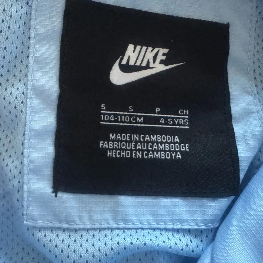 NWT‎ Nike Kids Hooded Windbreaker zip Jacket 4–5Y Boys Girls Psychic Blue